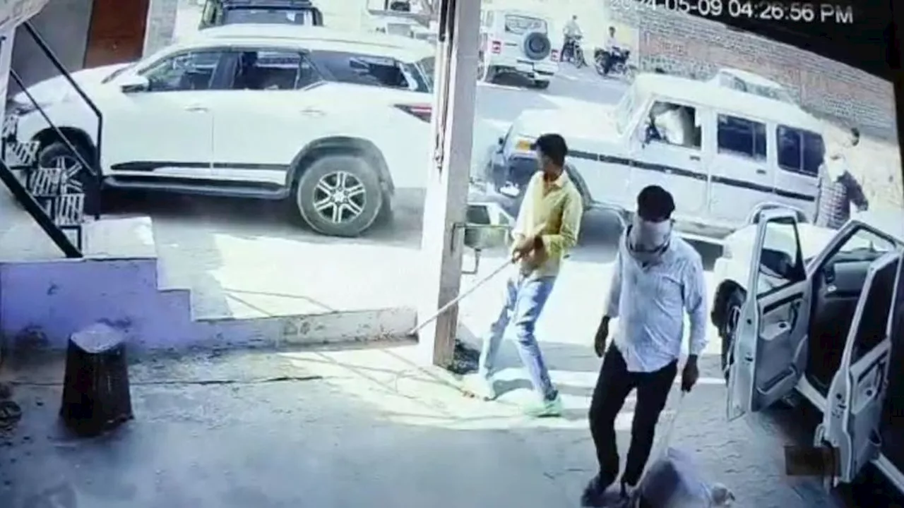 Attack : सरपंच प्रतिनि धि पर हमला, पुलिस की मौजूदगी में एसयूवी रोकने का प्रयासा, फायरिंग की