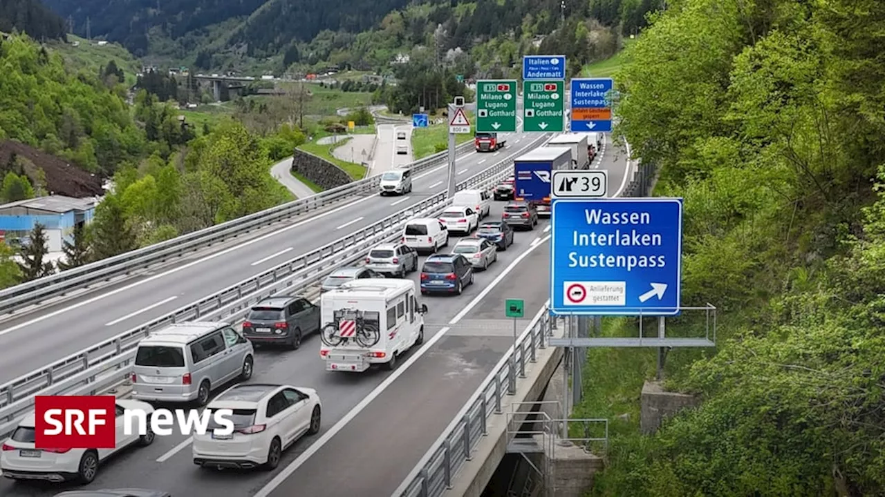  15 Kilometer Stau vor dem Gotthardtunnel in Göschenen