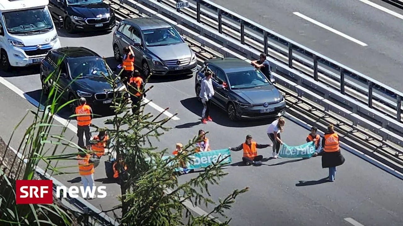 16 Kilometer Stau – Polizei führt Klimaaktivisten ab