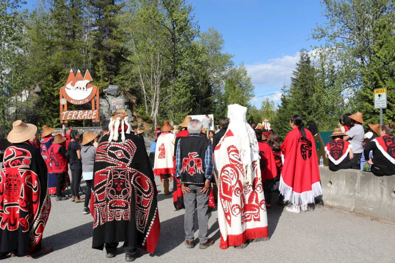 Lax Kw’alaams replaces stolen and vandalized Hwy 16 informational signs