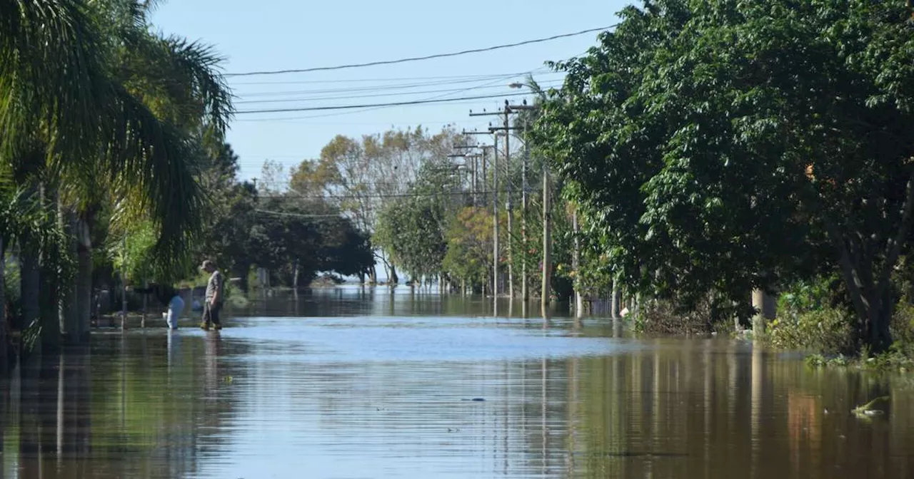 Temporal no RS: escoamento do Guaíba provoca alagamentos em cidades às margens da Lagoa dos Patos