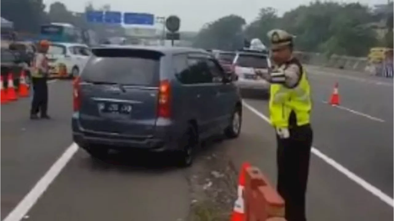 Urai Kepadatan Lalu Lintas, Jasamarga Terapkan Contra Flow di Jalan Tol Jakarta-Cikampek