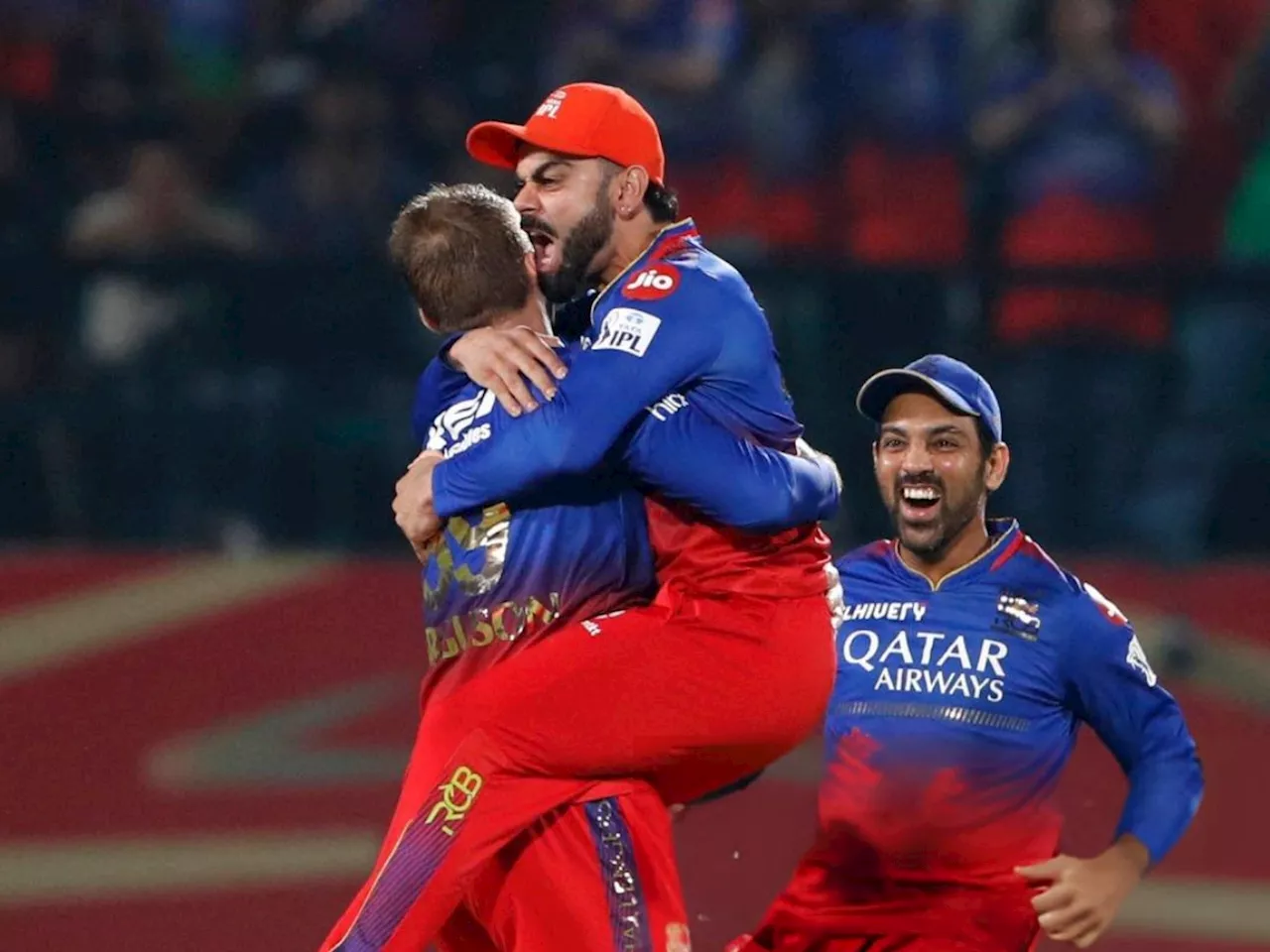 RCB Playoffs scenario : पंजाबचा पराभव करताच चमकलं आरसीबीचं नशिब, प्लेऑफमध्ये कसं पोहोचेल बंगळुरू?