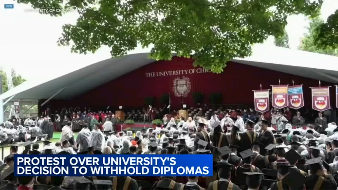 Pro-Palestinian protesters clash with University of Chicago police near graduation in Hyde Park