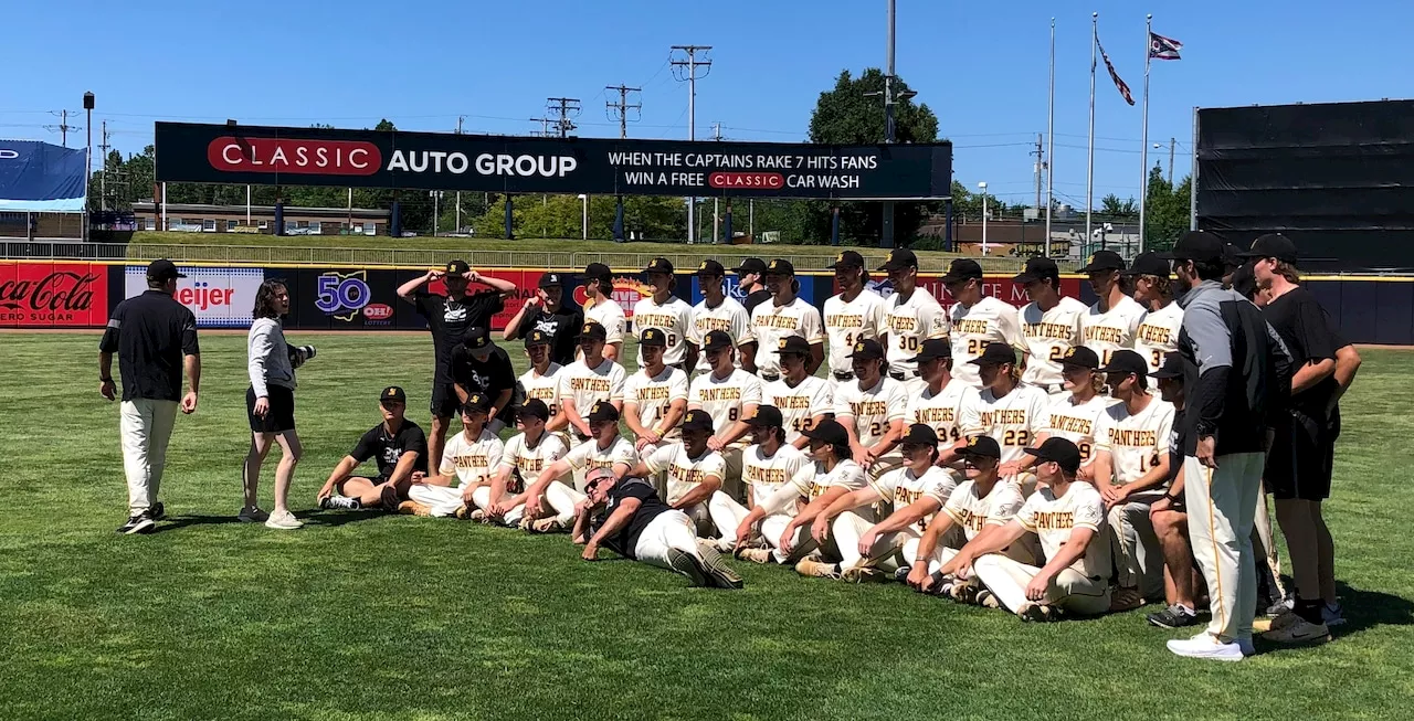 Birmingham-Southern drops first game of College World Series