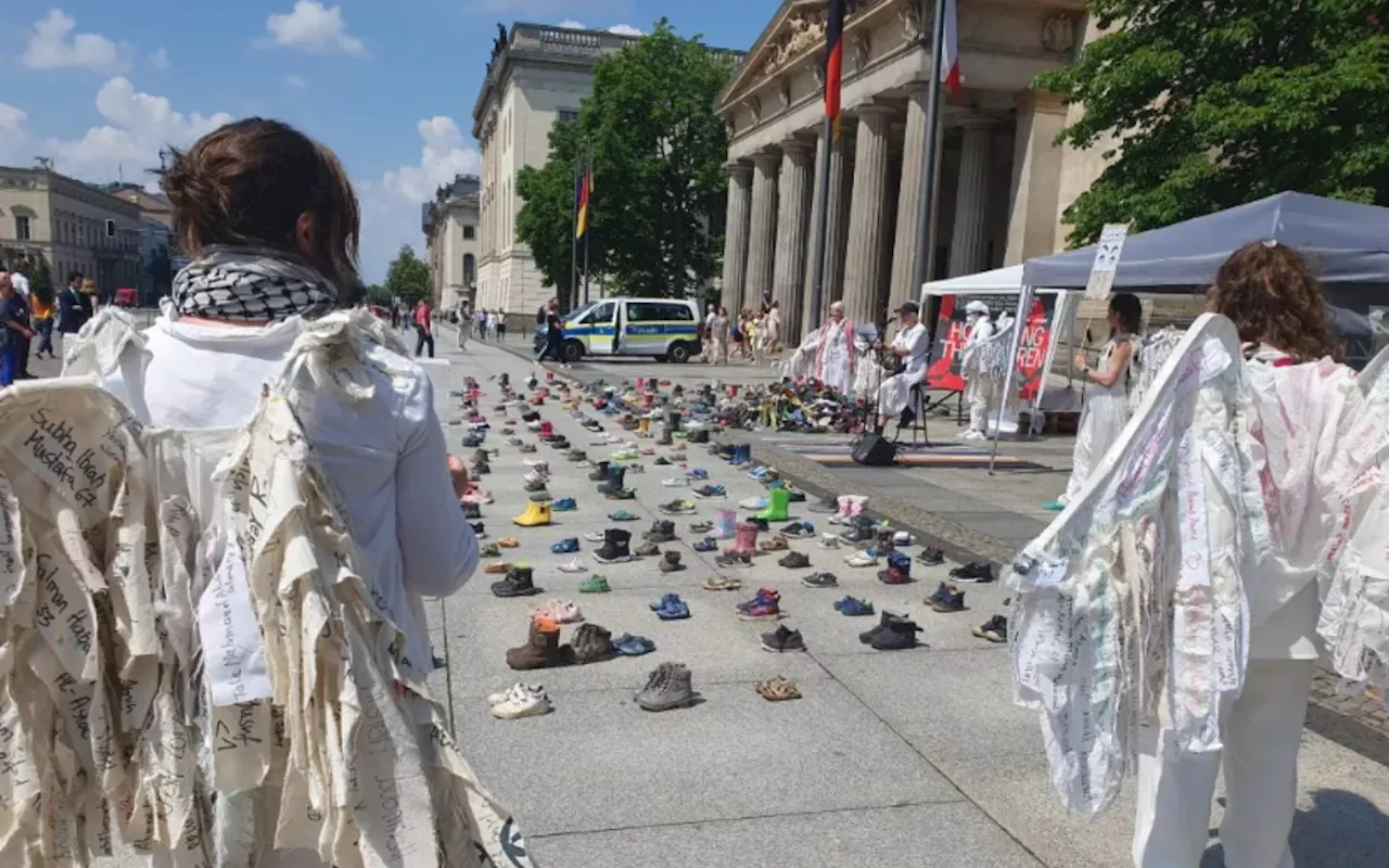 Por el del Día del Niño, leen en Berlín los nombres de 15,000 infantes muertos en Gaza