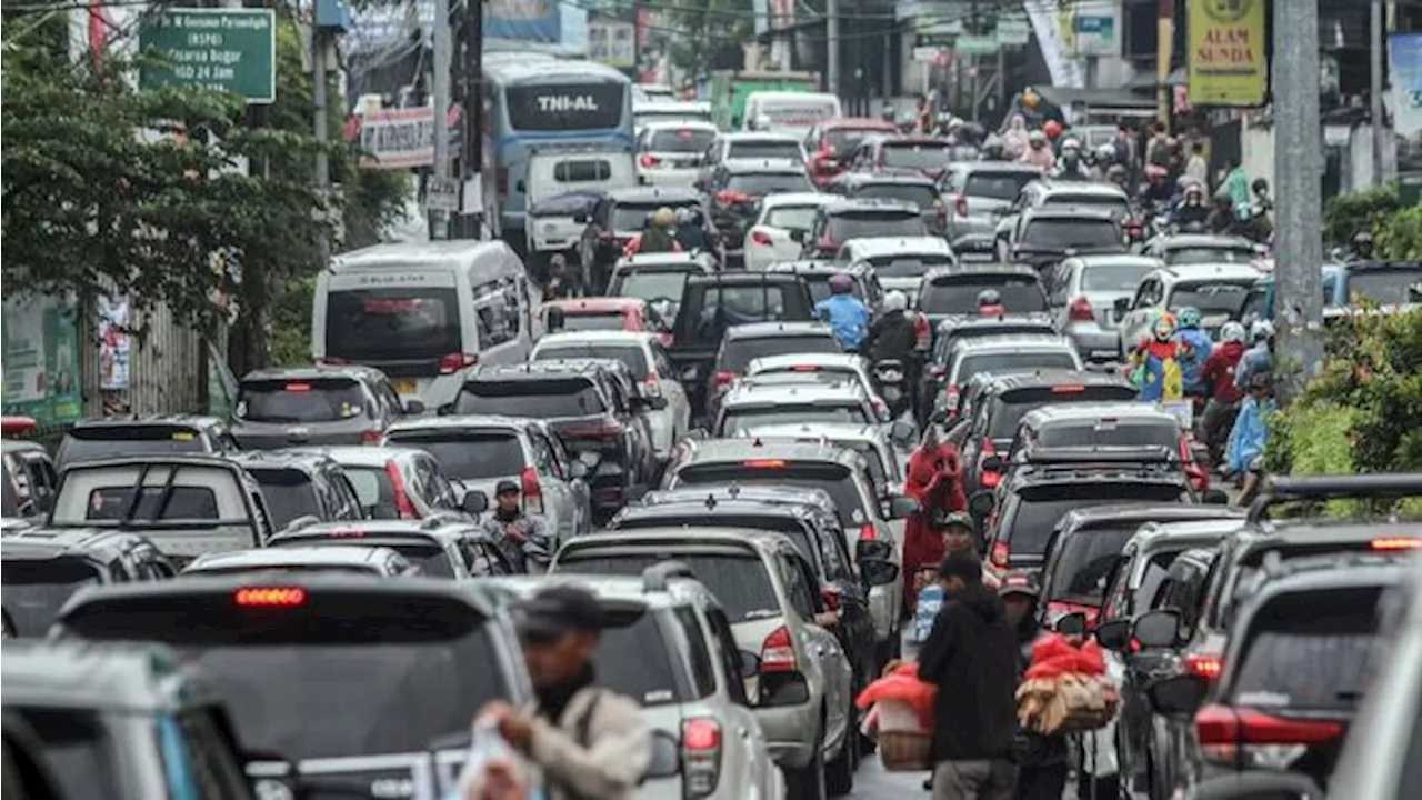 Volume Kendaraan di Puncak Melonjak 2 Kali Lipat