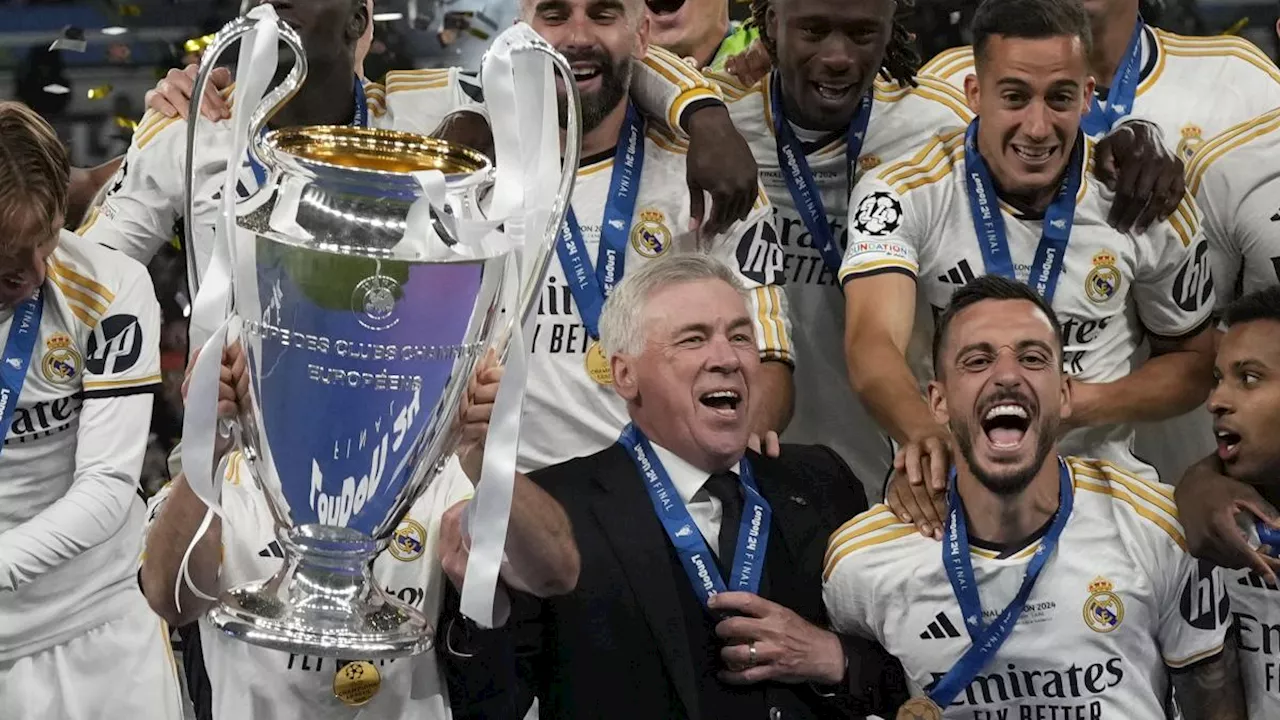 Carlo Ancelotti: le cinque Champions vinte, il bacio alla moglie Mariann. Sembra sereno ma ha il fuoco dentro