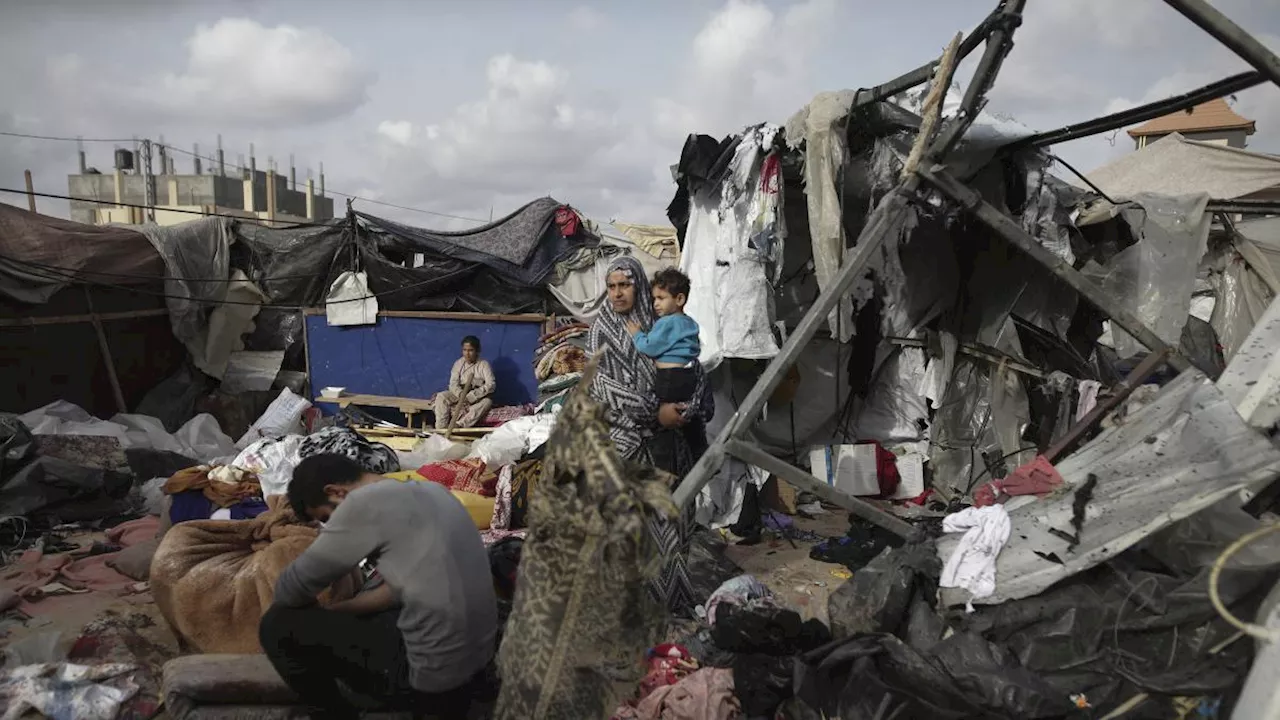  Hamas in guerra, le notizie di oggi in diretta | Tel Aviv, migliaia in piazza contro Netanyahu. Nella notte nuovi attacchi aerei israeliani in Libano