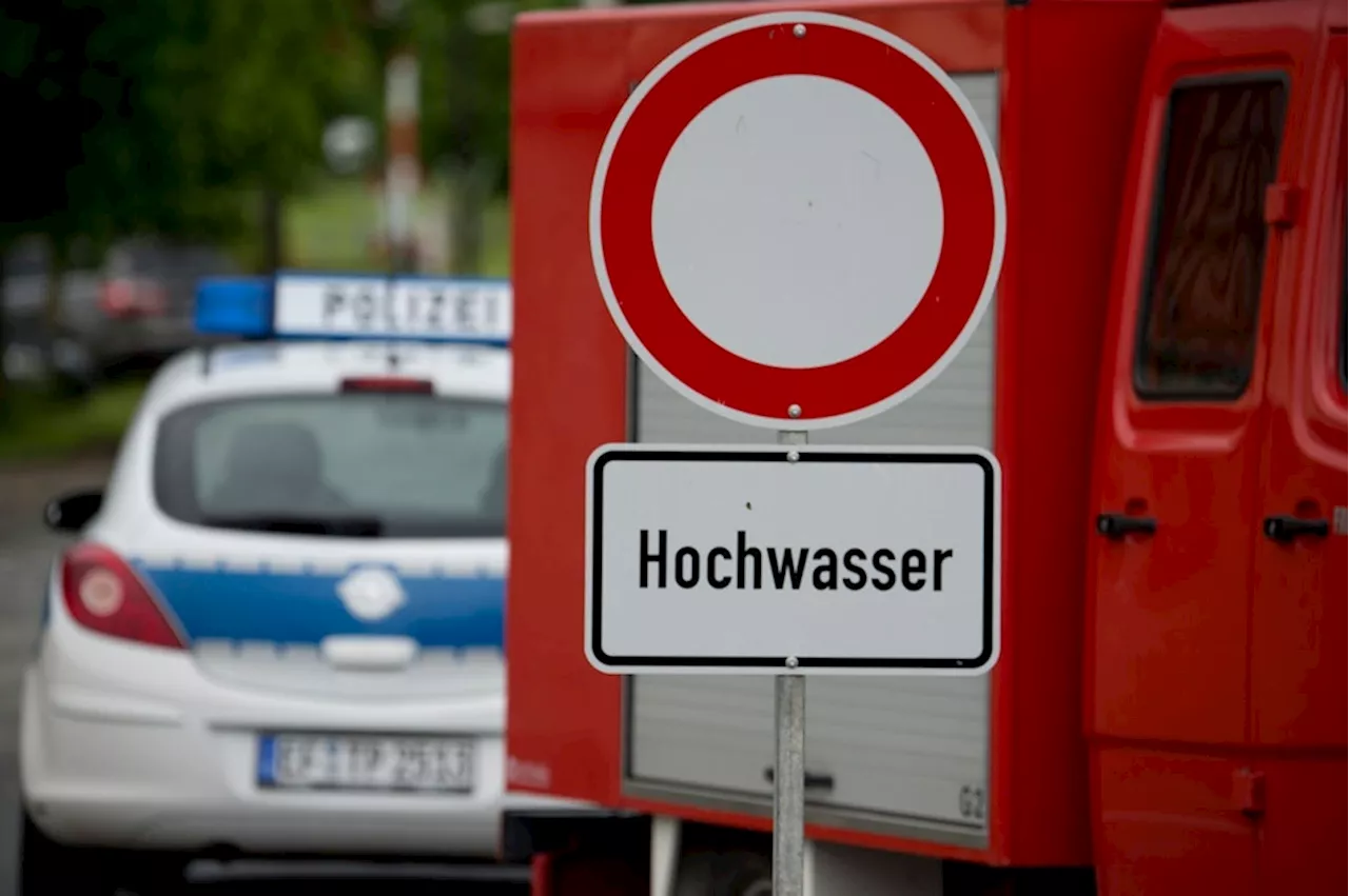 Hochwasser: Menschen im Süden in Sicherheit bringen