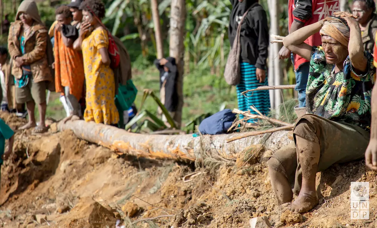 Governo da Papua-Nova Guiné reduz para 670 número de soterrados em deslizamento de terra