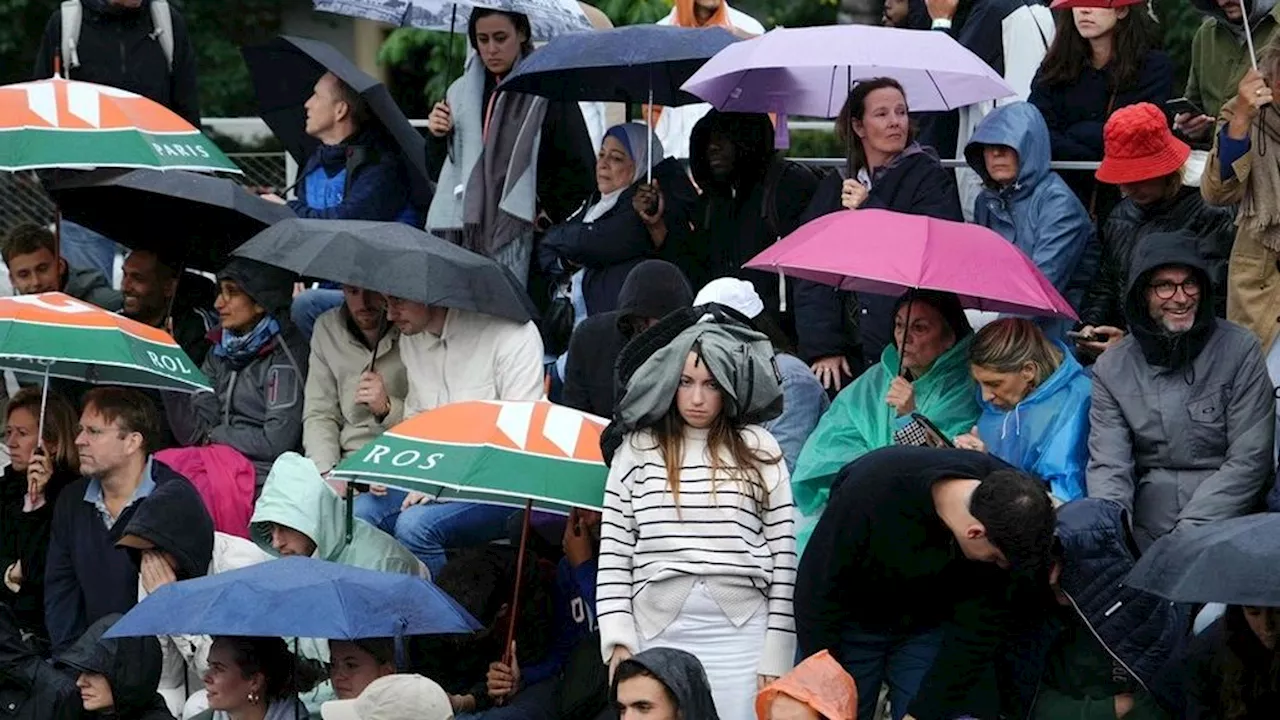 Petenis Bintang di Lapangan Kecil Roland Garros