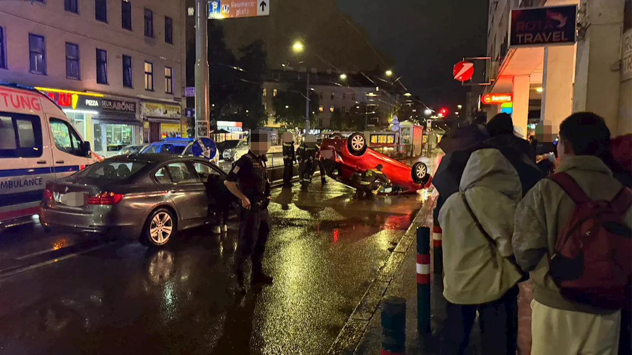 Schwerer Crash in Wien – zahlreiche Gaffer vor Ort