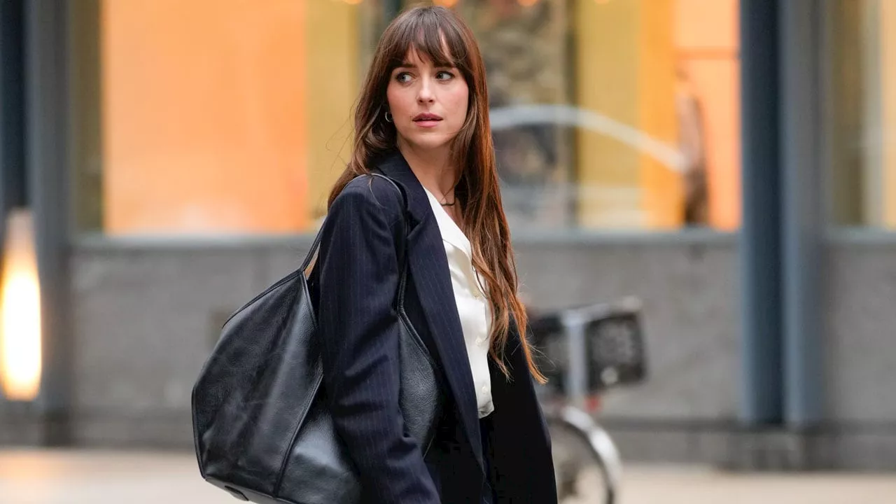 Dakota Johnson se apodera de Nueva York con las tendencias de moda más virales