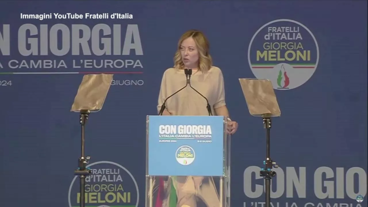 Giorgia Meloni a Piazza del Popolo: 'Il voto sarà un referendum fra due Europe'