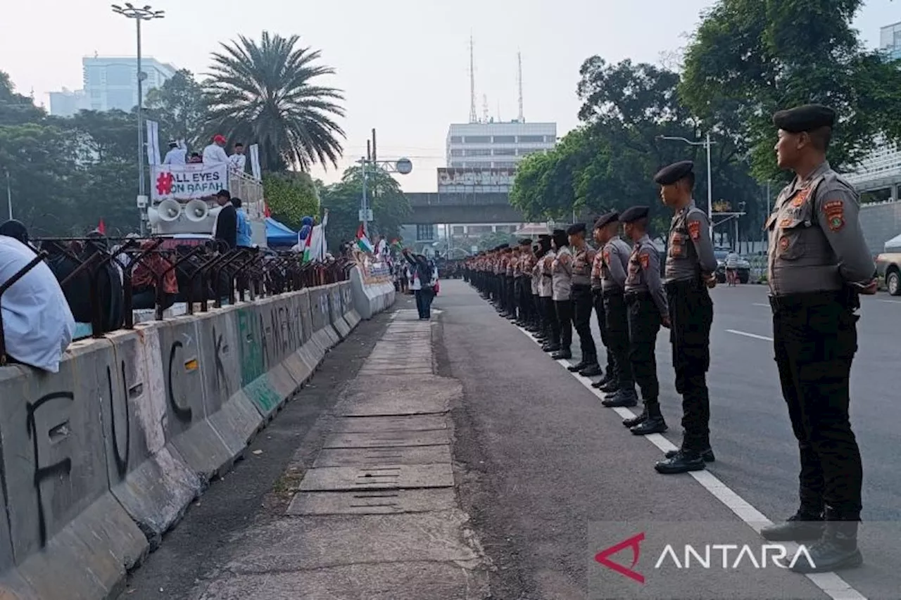 1.120 Personel Polisi Dikerahkan Kawal Aksi Bela Palestina di Depan Kedubes AS