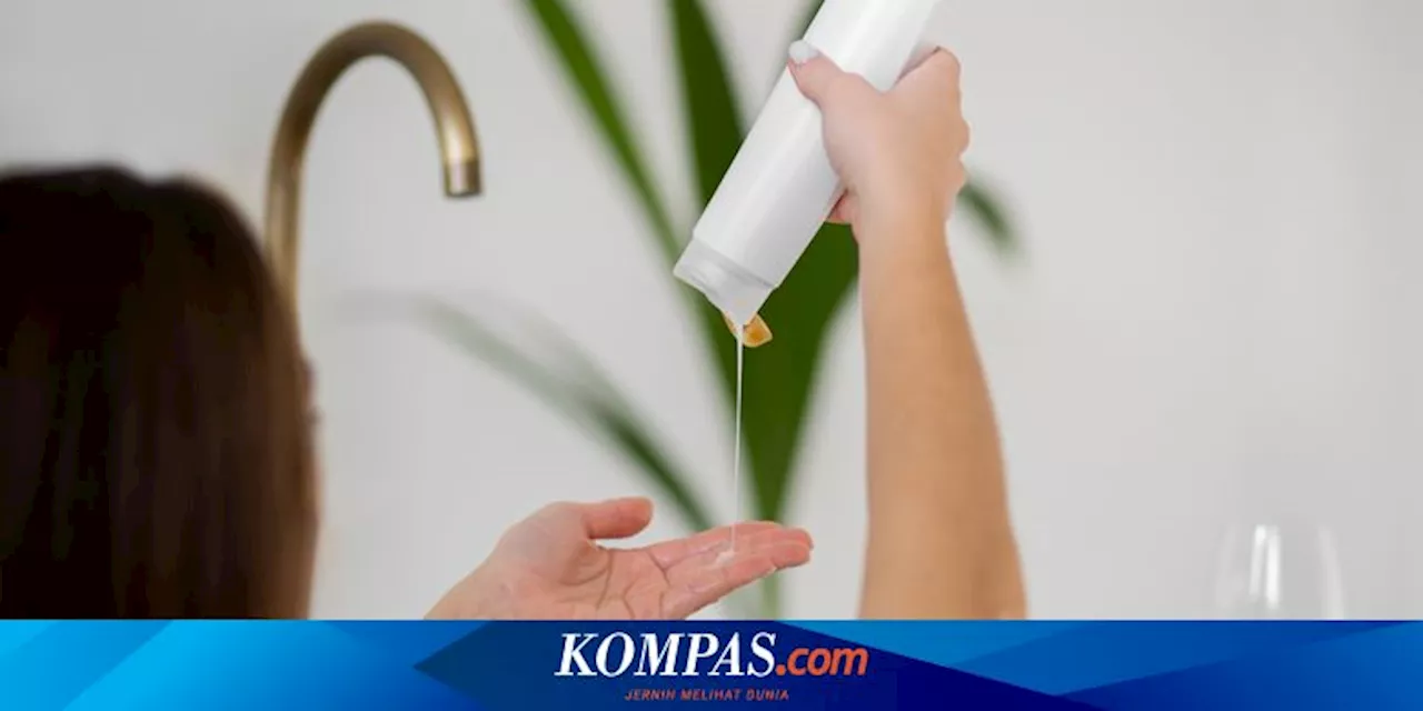 Benarkah Pakai Sampo Mengandung SLS dan SLES Bikin Rambut Rontok? Ini Kata Dokter