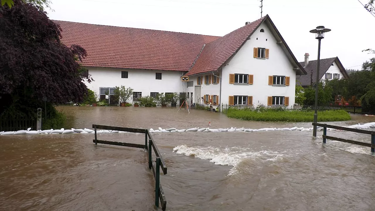 Überschwemmung in Süddeutschland: Erste Pegel erreichen Werte eines Jahrhunderthochwassers