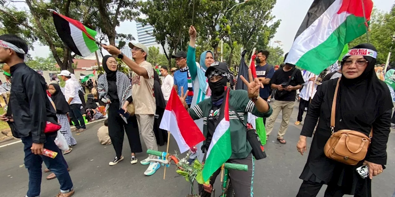 Wanita Paruh Baya Naik Sepeda Ikut Aksi Bela Palestina: Ini Demi Kemanusiaan