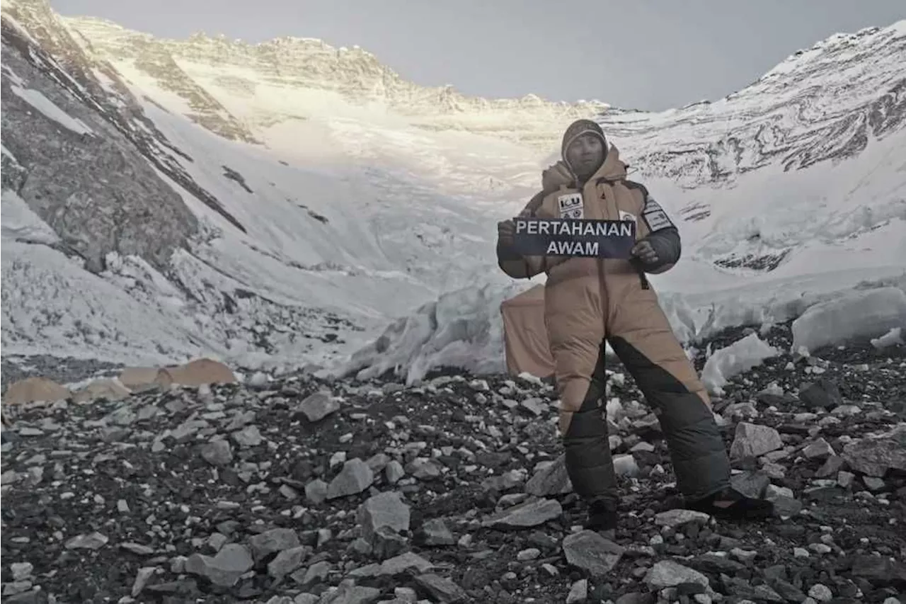 Nepali sherpa scales Everest for record 28th time; death toll this year is now at 11 which includes a Malaysian