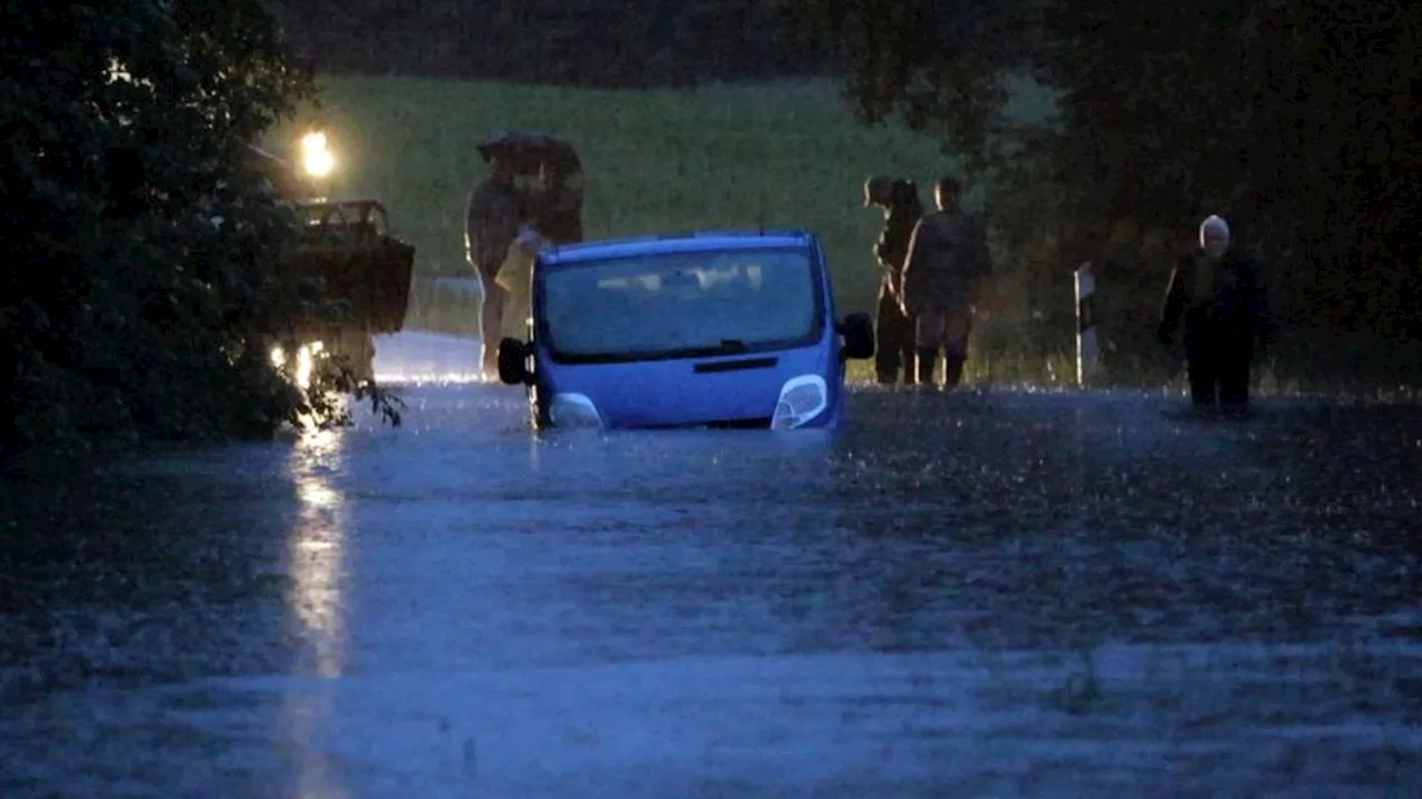 Evakuierungen: Hochwasser im Süden steigt, Anwohner bereiten sich vor