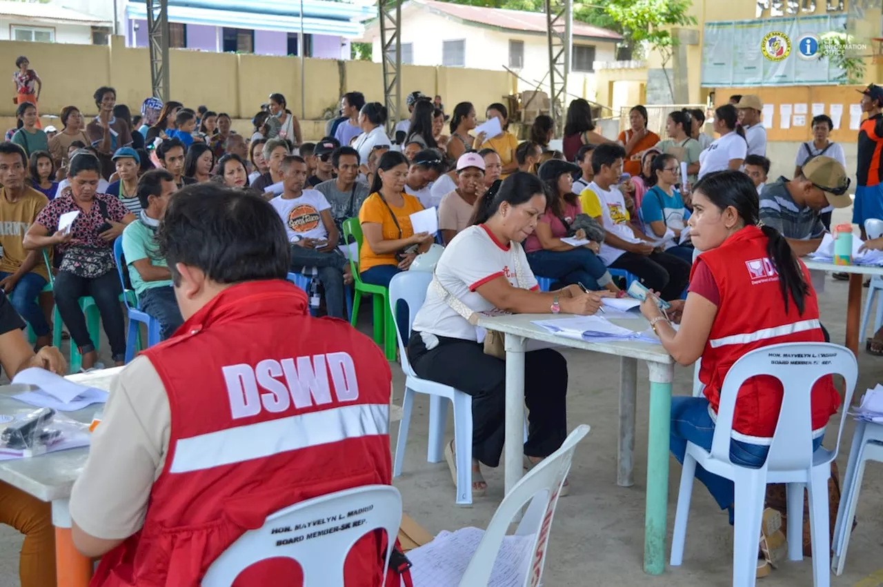 400 in northern Negros city receive El Niño aid from DSWD