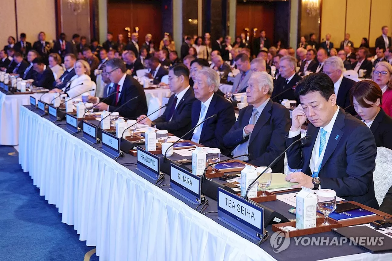 한일, '초계기 갈등' 재발방지·국방대화 활성화 합의