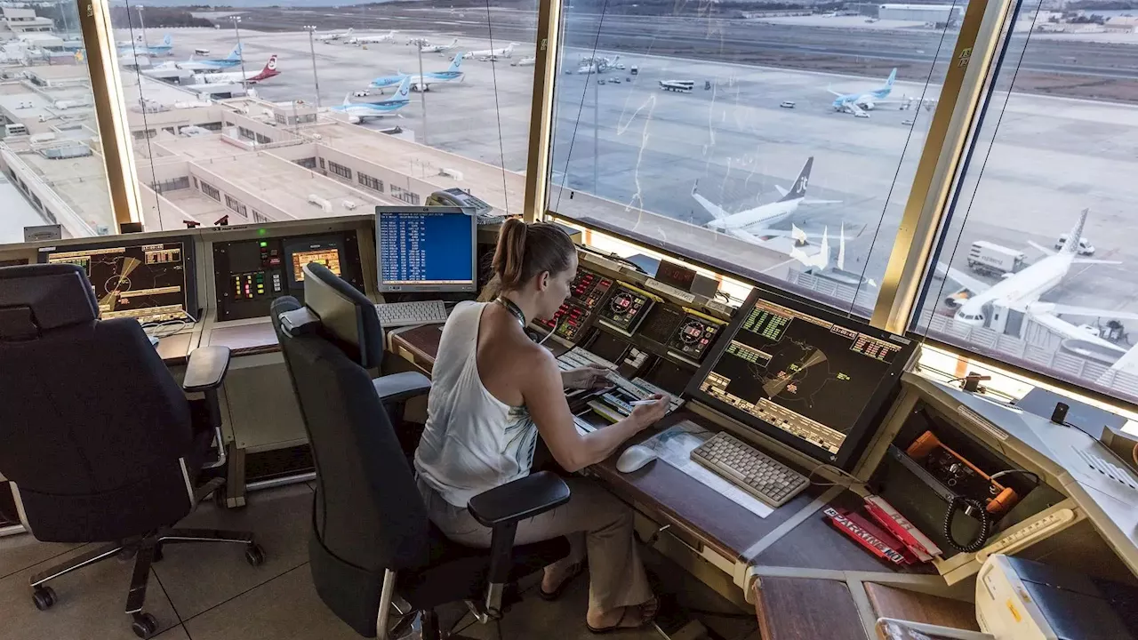 Suspendida la huelga de controladores aéreos en París tras la convocatoria de elecciones legislativas en Francia