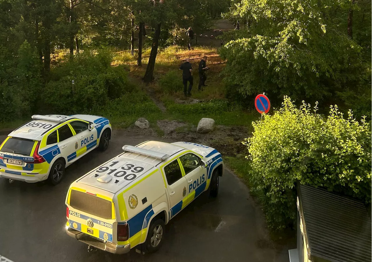 Polis jagar blottare med helikopter