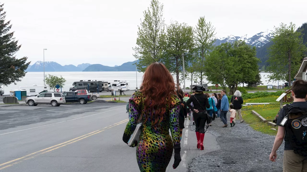 Drag story hour carries on in Seward despite a bomb threat and evacuation