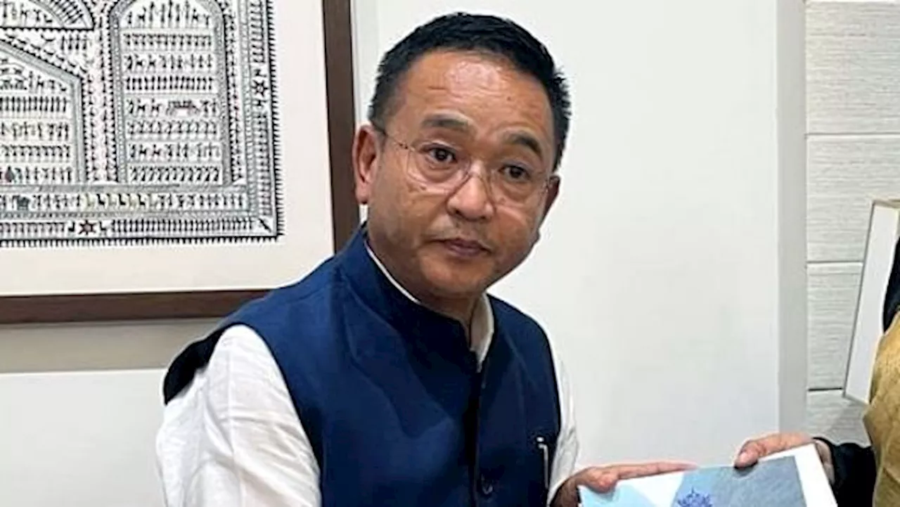 Sikkim CM: आज दूसरी बार मुख्यमंत्री पद की शपथ लेंगे प्रेम सिंह तमांग, 32 में से 31 सीटों पर हासिल की जीत