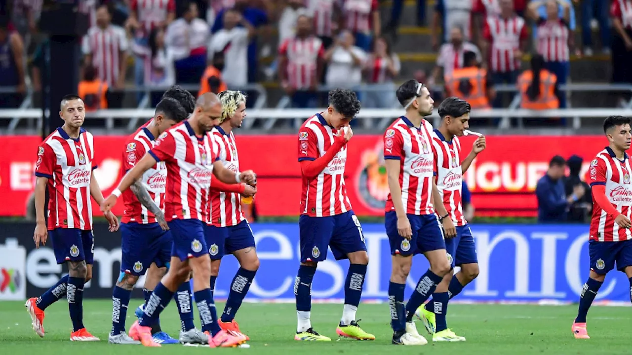 Chivas anuncia sensible baja en el mediocampo para el Apertura 2024