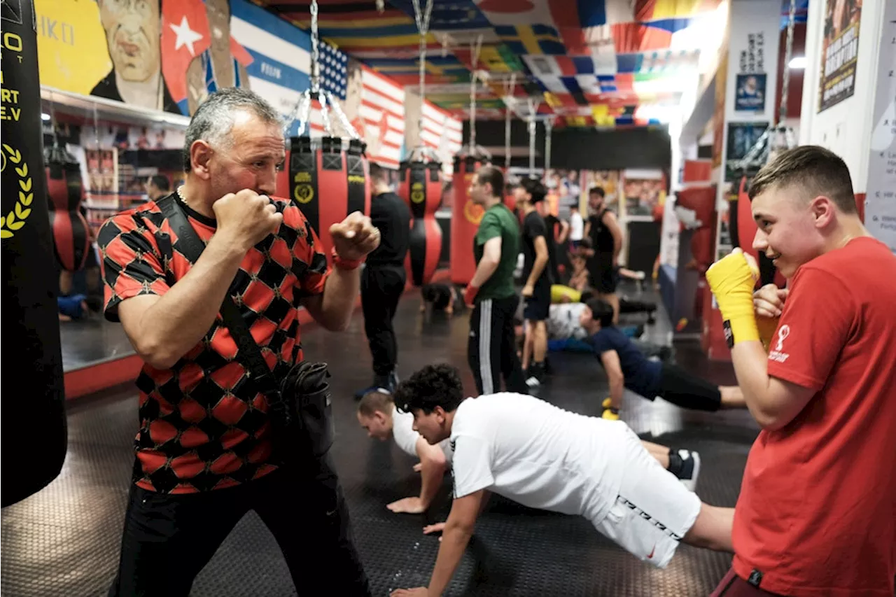 – Boxer aus Berlin-Schöneberg: Izzet Mafratoglu bring den Kiezkindern die deutschen Tugenden bei