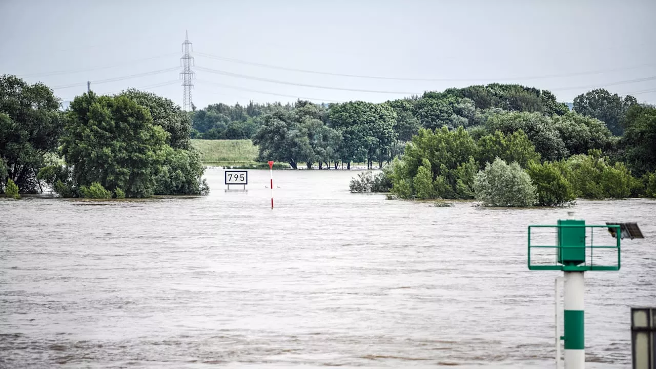 Rheinberg: Vermisster Angler (69) tot im Rhein gefunden