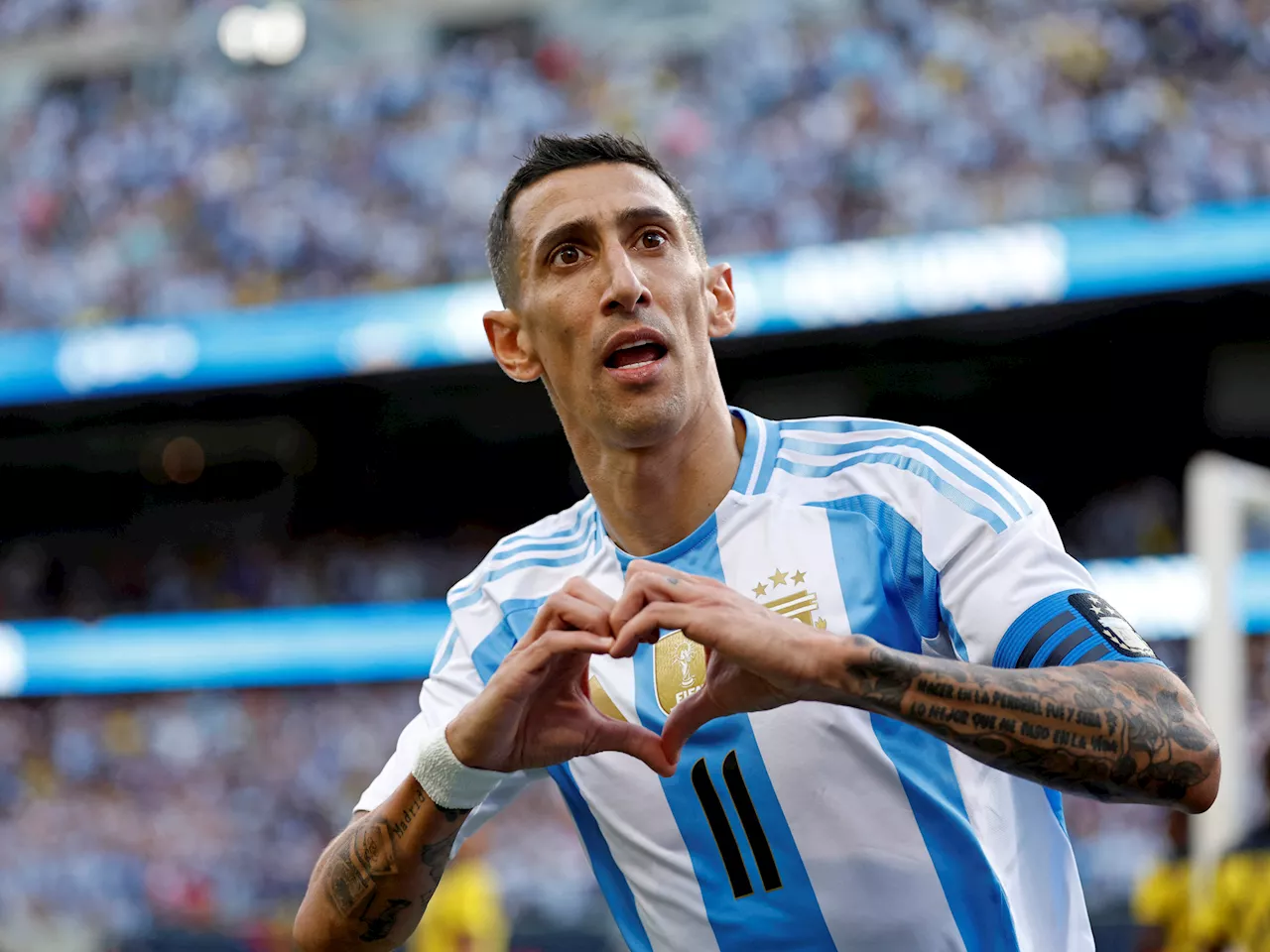 Cuti Romero se disfrazó de Messi y Di María definió a lo Romario para el golazo de Argentina contra Ecuador
