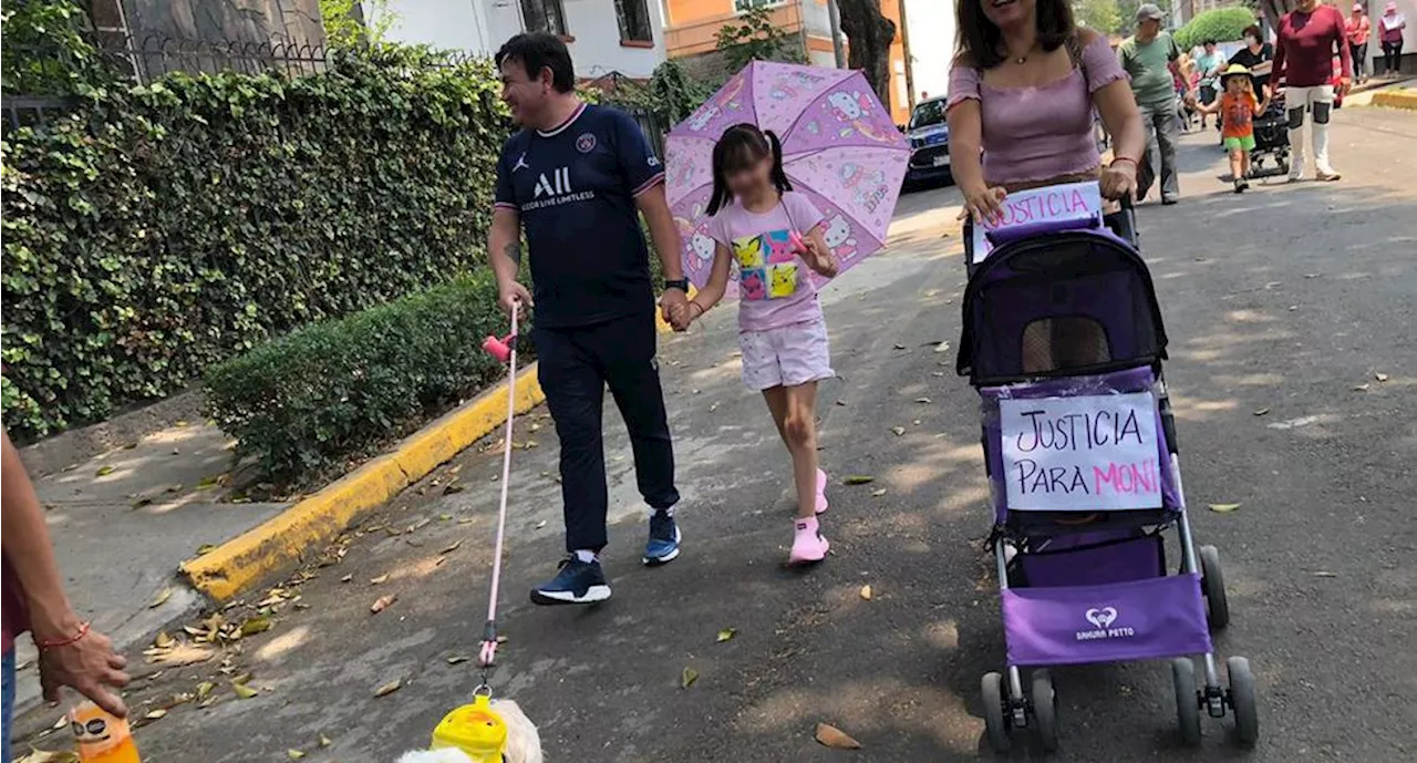 Marchan y exigen justicia por perrita 'Moni'; acusan a vecina de matarla en Coyoacán