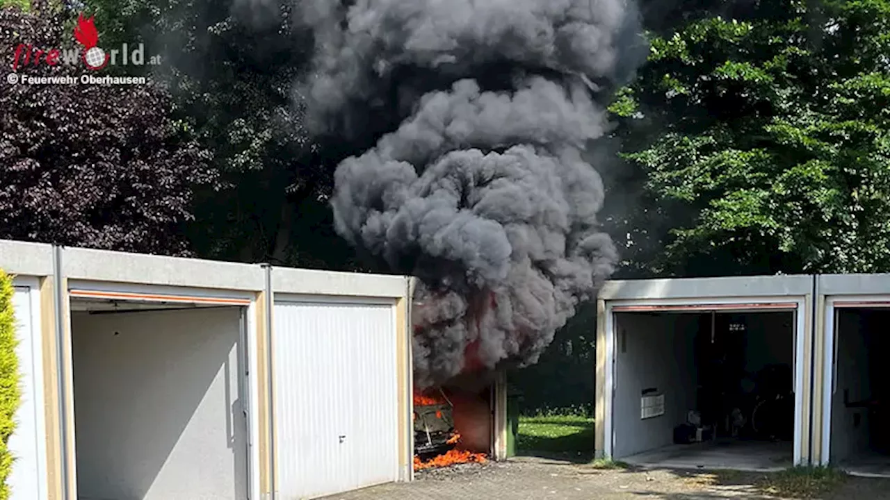 D: Motorrad und Pkw brennen in Garage in Oberhausen