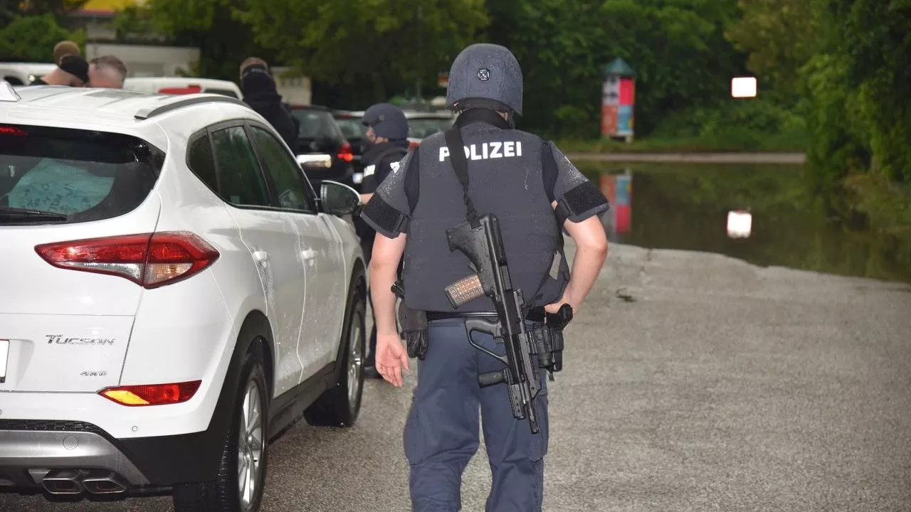 Ganzer Wohnblock abgeriegelt – Cobra-Einsatz in Baden