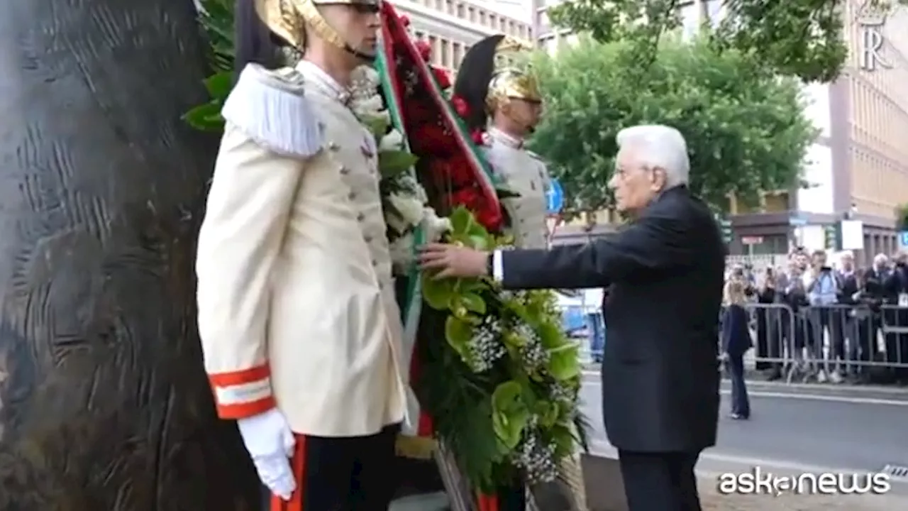 Il presidente Mattarella depone una corona per Giacomo Matteotti a 100 anni dall'uccisione