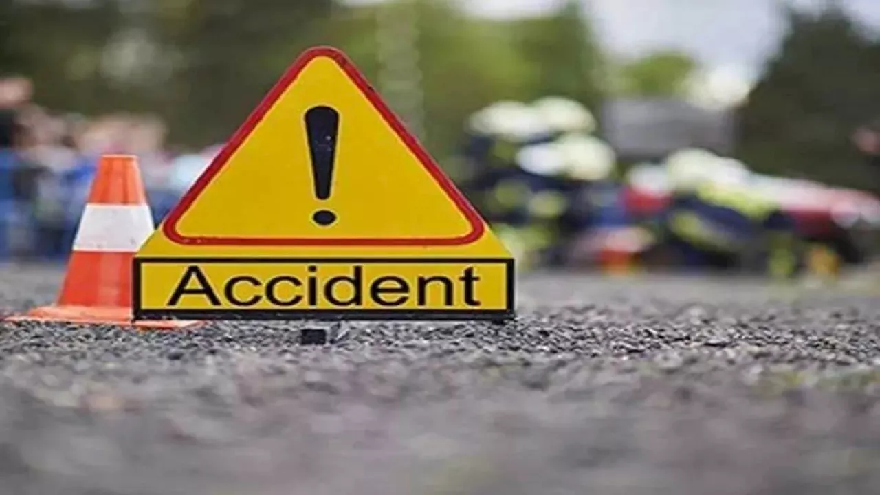 Maharashtra Road Accident: महाराष्ट्र के गोंदिया में भीषण सड़क हादसा, बस के दीवार में टकराने से एक व्यक्ति की मौत; 11 घायल