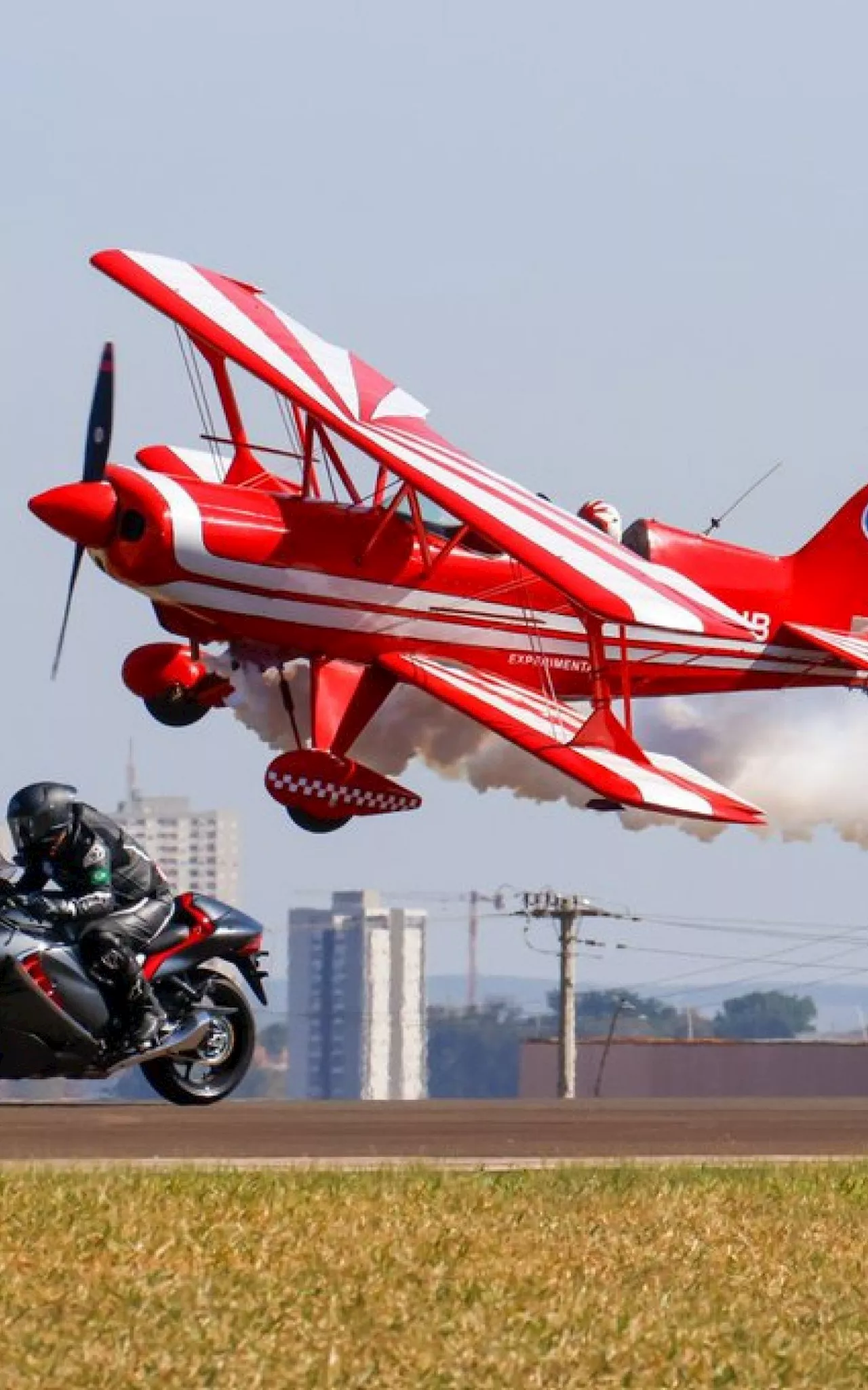 Avião de acrobacias cai no interior de São Paulo e deixa piloto morto