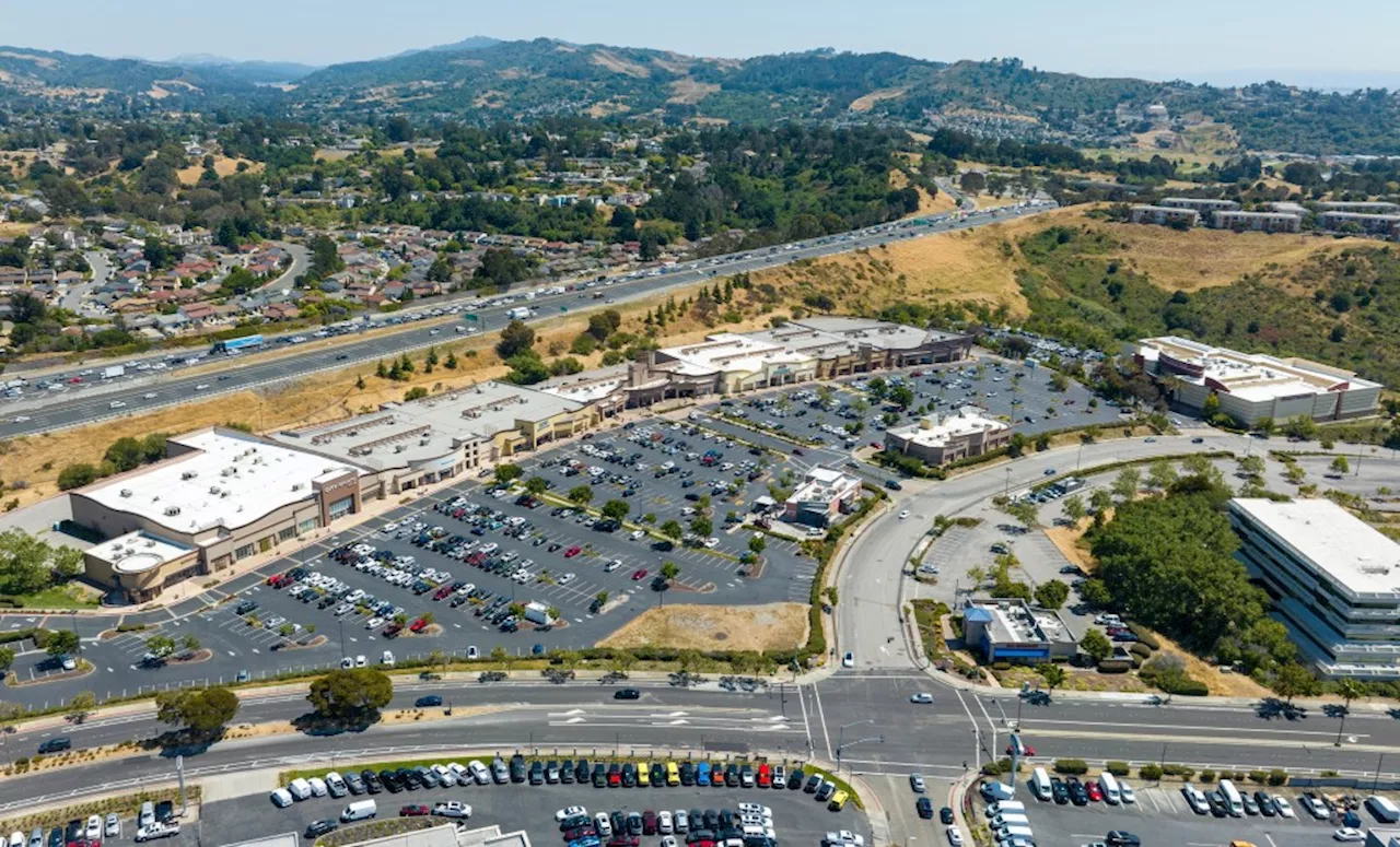 Big East Bay shopping center is bought in deal that tops $35 million