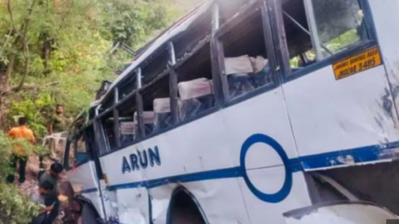 Reasi Bus Attack: रियासी हमले का CCTV फुटेज सामने आया, गोलियों के बीच ड्राइवर ने दिखाया सहास, कई की जान बचाई