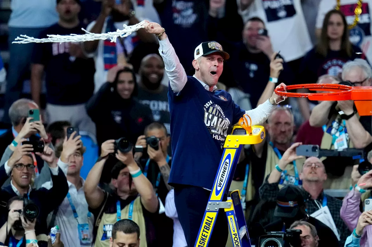 Dan Hurley says ‘Goodbye to Hollywood,’ spurns L.A. Lakers to shoot for three-peat at UConn