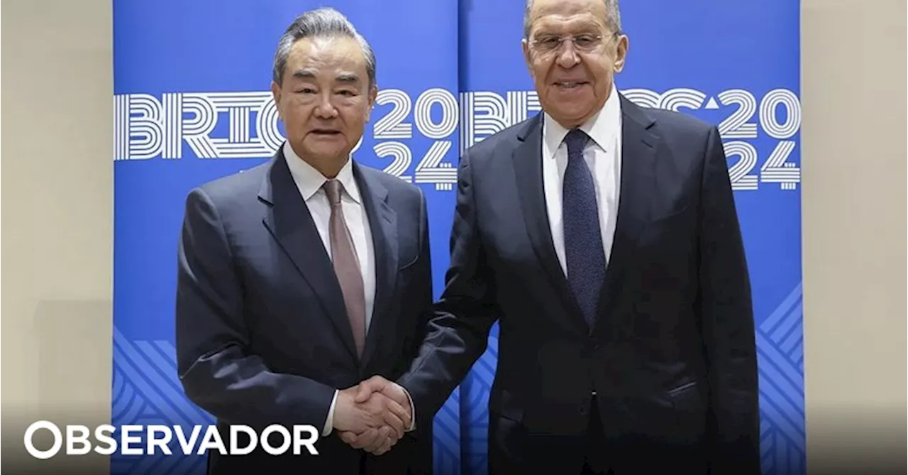 Rússia agradece à China não participar na Cimeira da Paz para a Ucrânia