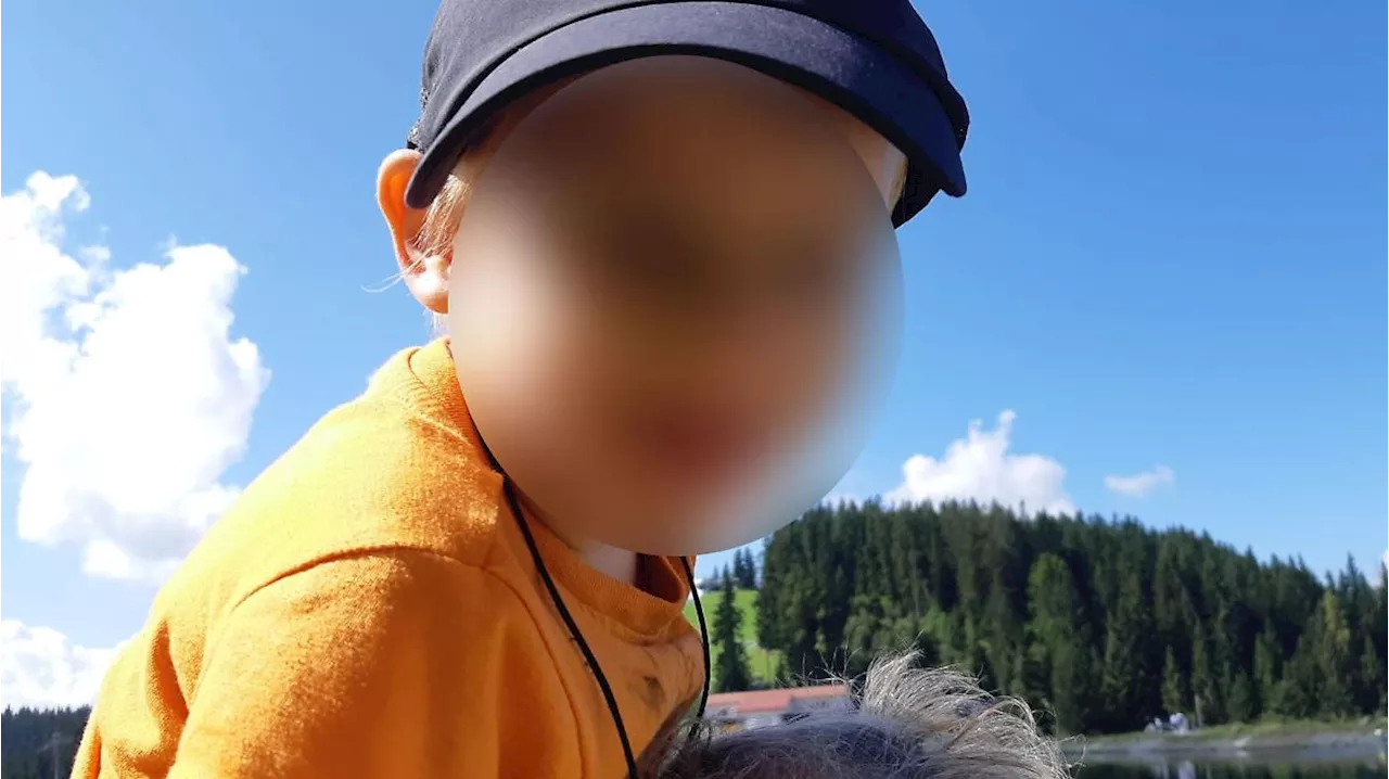 Leon (6) lag tot in Kitzbüheler Ache: Mutter von Unschuld ihres tatverdächtigen Ehemanns überzeugt