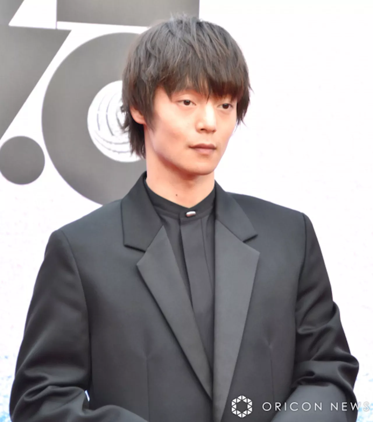 窪田正孝、大切な絆は家族「一緒にいてくれることのありがたさ」 カルティエのハイジュエリーまとう