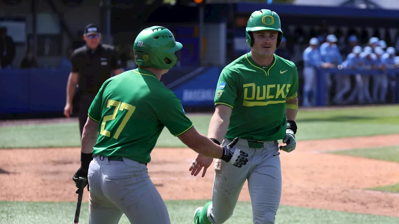 LIVE UPDATES: Oregon Ducks Lead Texas A&M After Three-Straight Home Runs