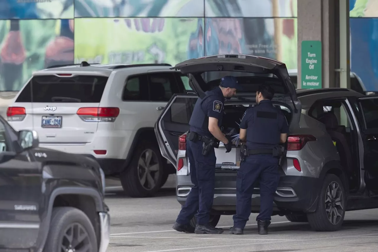 Union representing Canadian border agents moves strike deadline to Friday at midnight