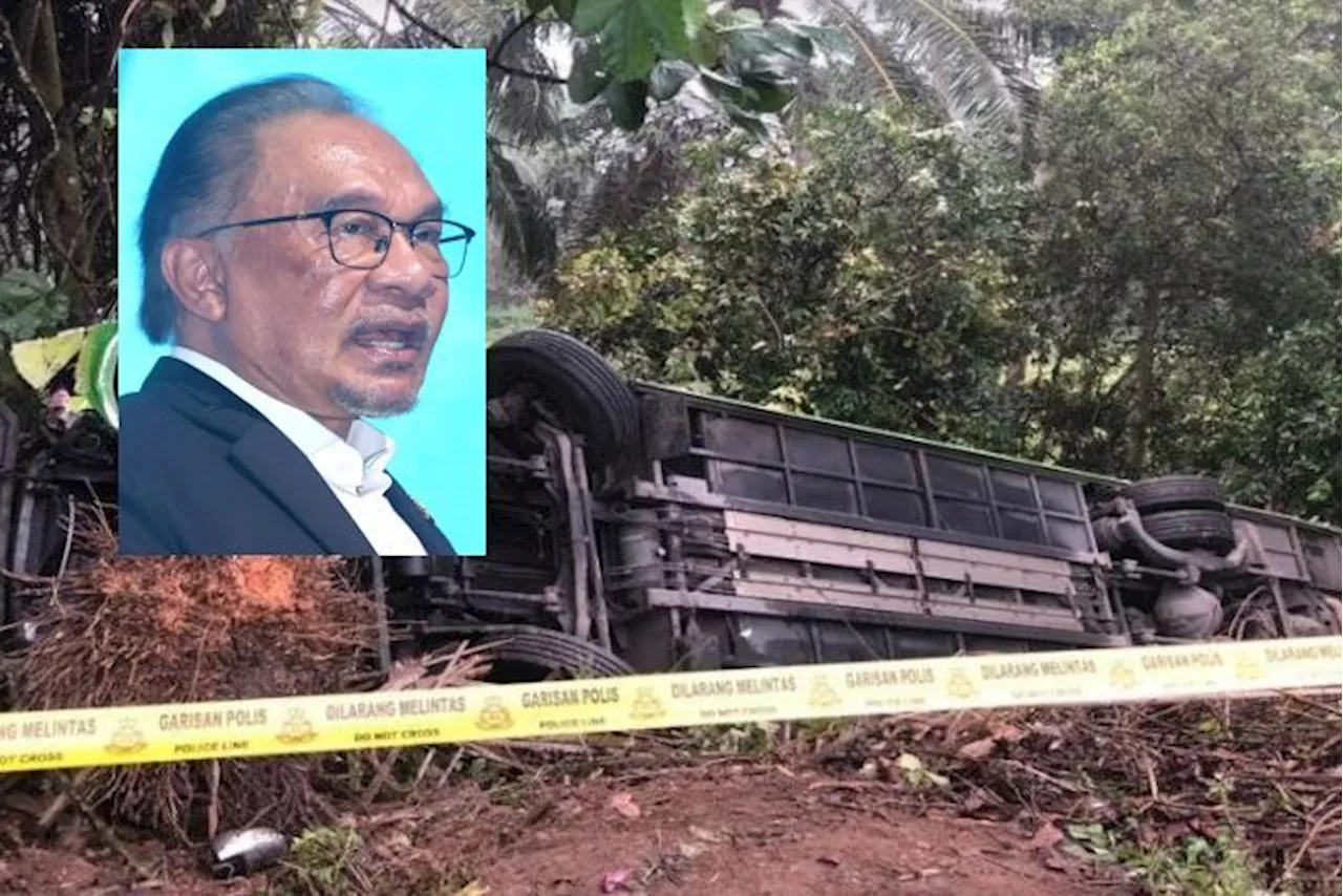 Rompin bus crash: Anwar contributes RM10,000 to each victim's family